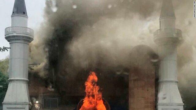 آتش سوزی عمدی یک مسجد در آمریکا و واکنش چاووش اوغلو