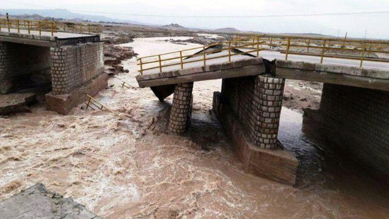 خبرنگاران تخریب هفت پل موقت در لرستان براثر سیلاب