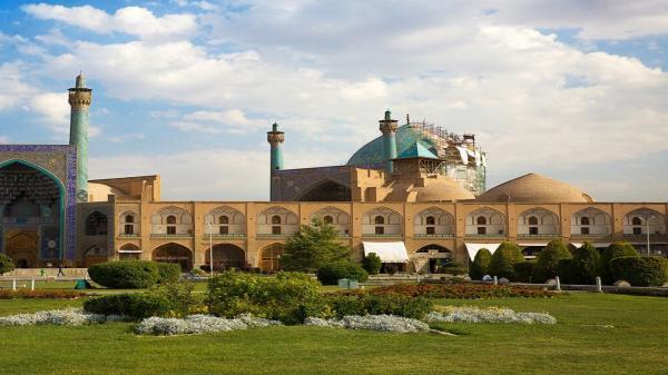 گنبد مسجد جامع عباسی اصفهان در انتظار تصمیمات سرنوشت ساز